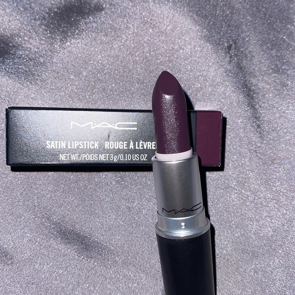 MAC Satin Lipstick- 805 Cyber - Picture 2 of 5